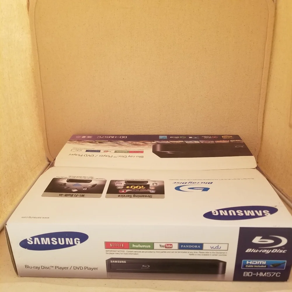 🔻REDUCED❣NIB Samsung Ultimate Streaming Blue Ray Disk DVD Pl Wi-Fi BD-HM57C